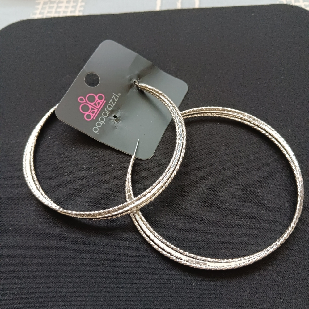 Paparazzi large hoop earrings new